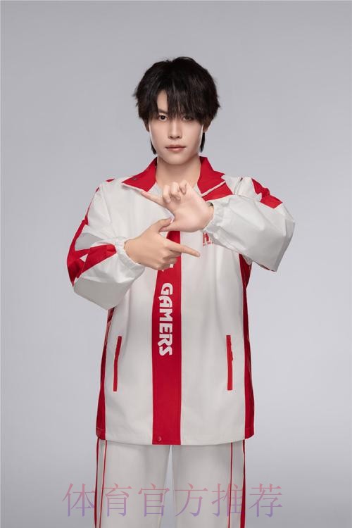 成都AG超玩会定妆照:心怀荣耀,勇往直前!望他们再续传奇 成都AG超玩会定妆照:心怀荣耀,勇往直前!望他们再续传奇