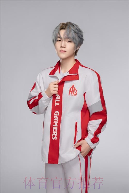 成都AG超玩会定妆照:心怀荣耀,勇往直前!望他们再续传奇 成都AG超玩会定妆照:心怀荣耀,勇往直前!望他们再续传奇