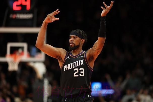 古德温半场投篮7中5,得到13分3篮板6助攻2抢断 古德温半场投篮7中5,得到13分3篮板6助攻2抢断